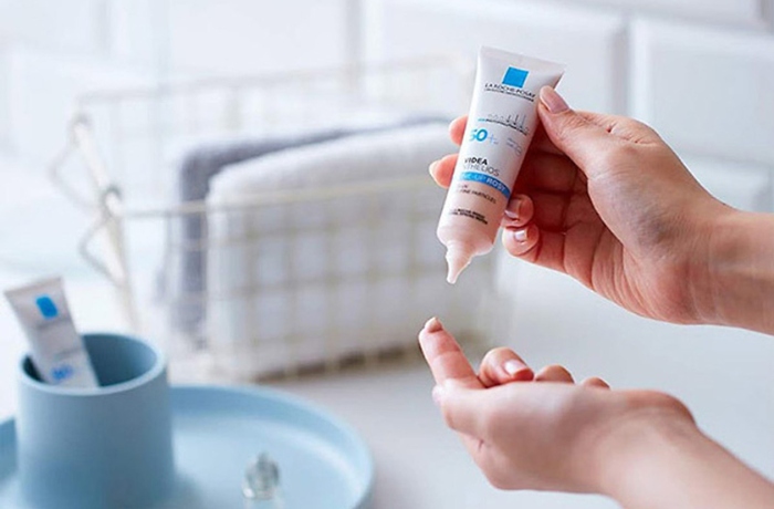 Kem chống nắng nâng tone da La Roche Posay Uvidea Anthelios Tone-Up Rosy SPF50+ 30ml