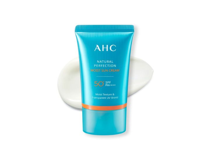 AHC là một thương hiệu mỹ phẩm nổi tiếng của Hàn Quốc. Kem chống nắng AHC màu xanh cụ thể là sản phẩm AHC Natural Perfection Fresh Sun Stick, và sản phẩm này được sản xuất tại Hàn Quốc. 