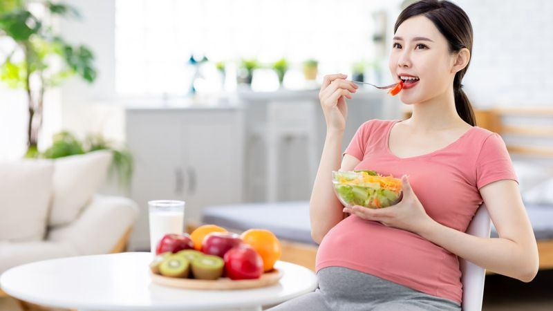 Lời khuyên giúp mẹ bầu ăn khuya đúng cách