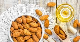 Công dụng của dầu hạnh nhân trong làm đẹp